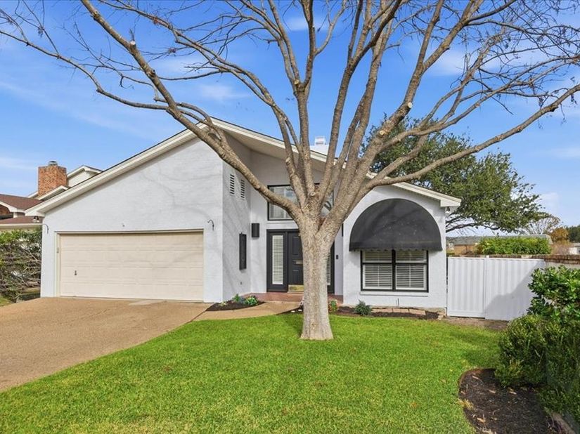 22  One Main Place , Benbrook Texas 76126