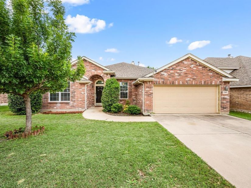 1205  Hickory Bend Lane , Fort Worth Texas 76108