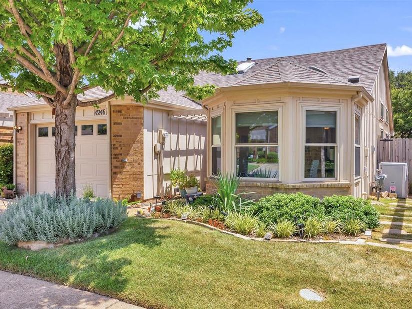 4246  Rosser Square , Dallas Texas 75244