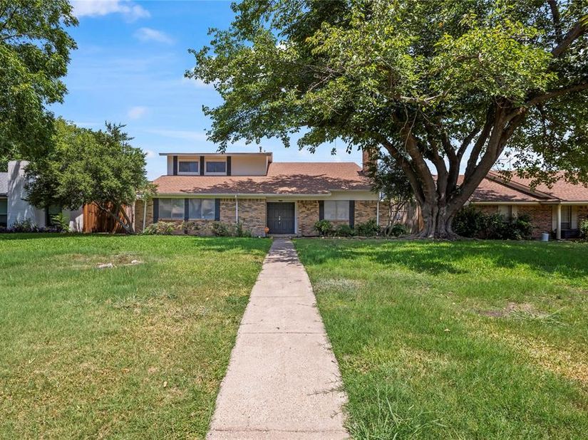 3837  Shadycreek Drive , Garland Texas 75042