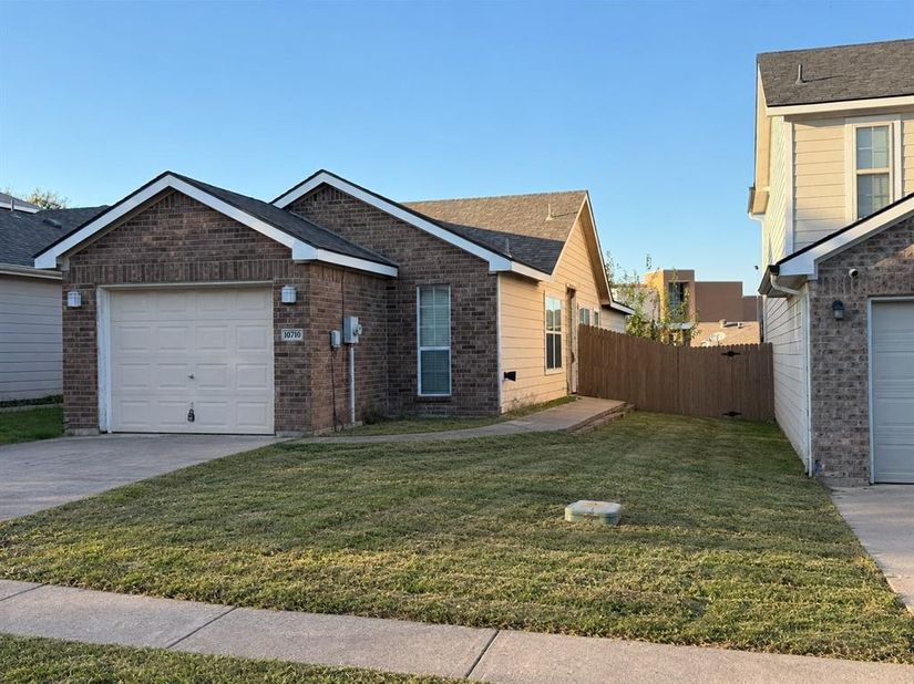 10710  Edgewest Terrace , Fort Worth Texas 76108