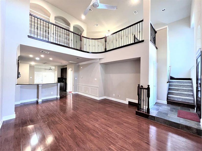 436  Fuente  , Irving Texas 75039