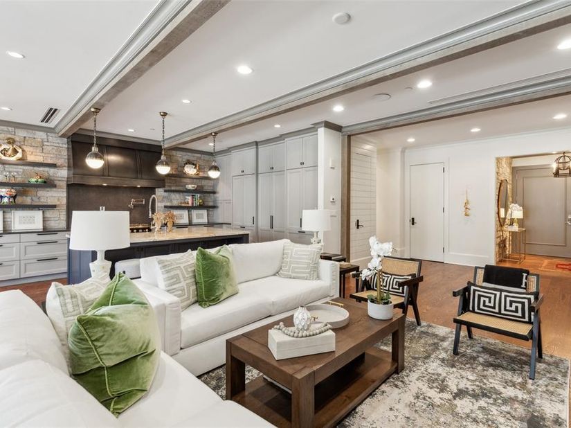 2300  Wolf Street  3D, Dallas Texas 75201