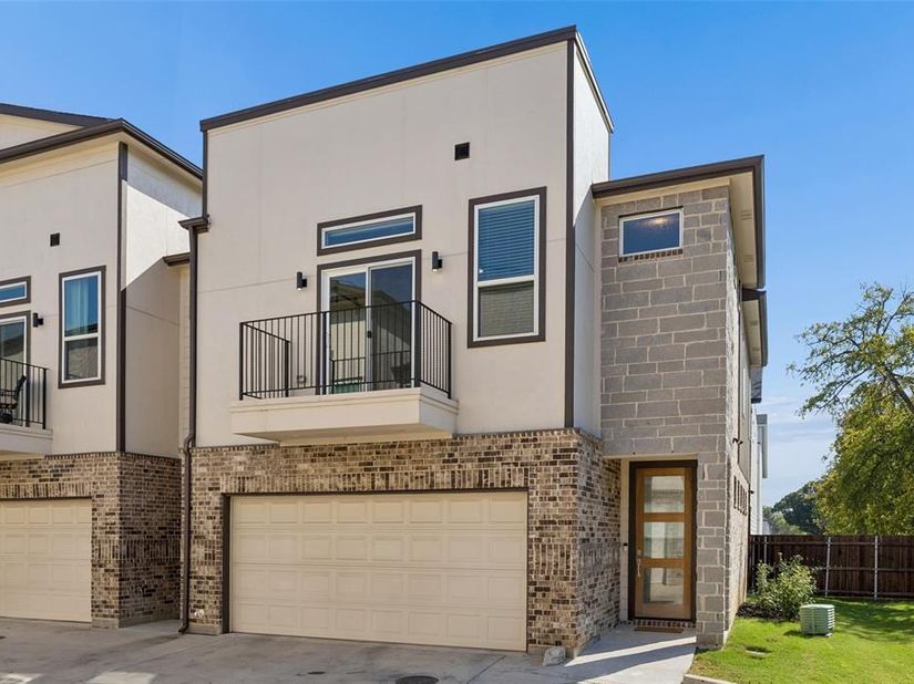 7345  Bree Court , Dallas Texas 75235