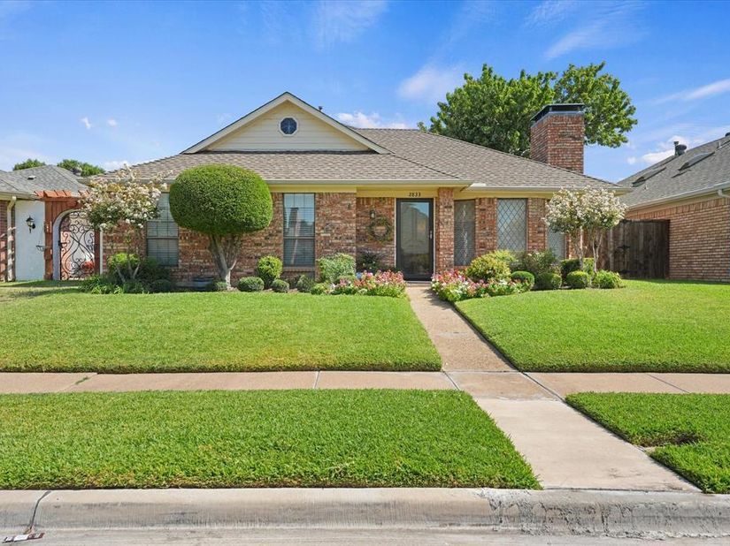 2833  Stoneridge Drive , Garland Texas 75044