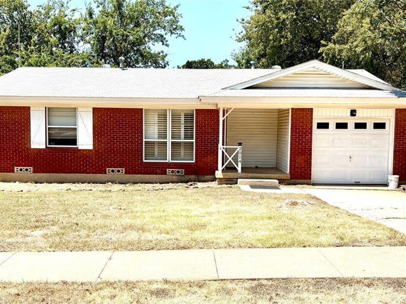 2014  Jacqueline Drive , Denton Texas 76205