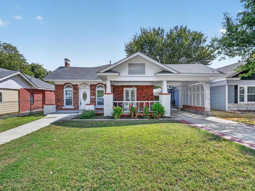 316 S Montreal Avenue , Dallas Texas 75208