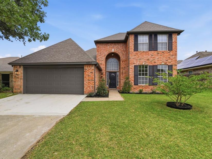 5953  Hillview Drive , Watauga Texas 76148