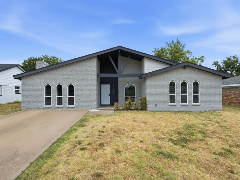 912  Kelley Drive , Everman Texas 76140