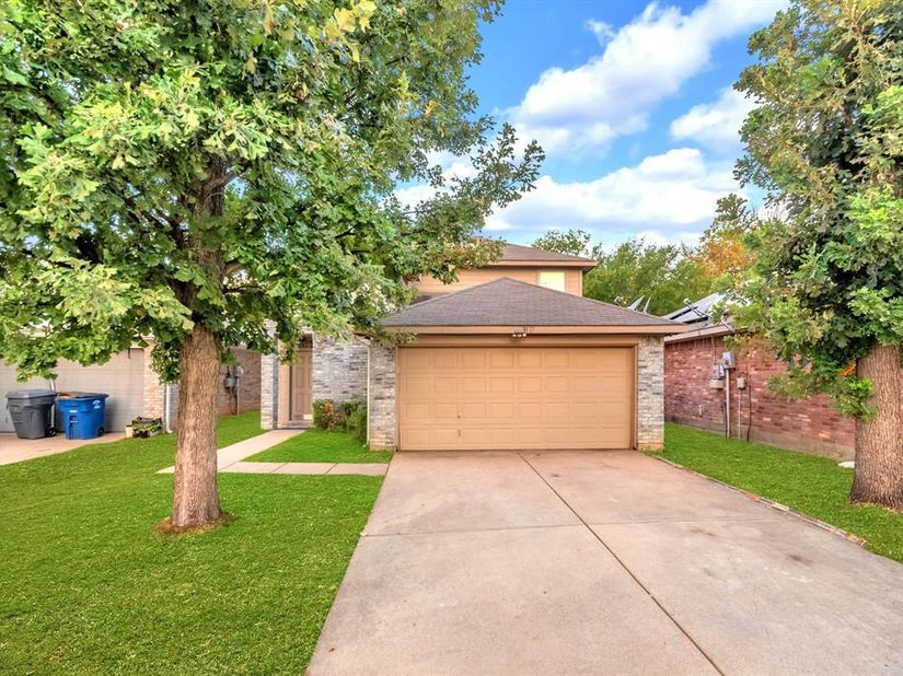 3517  Apple Valley Way , Dallas Texas 75227