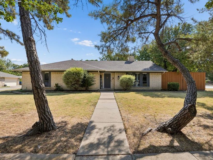 2844  Teakwood Lane , Plano Texas 75075