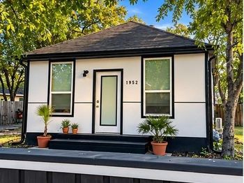 1952  Morris Street 