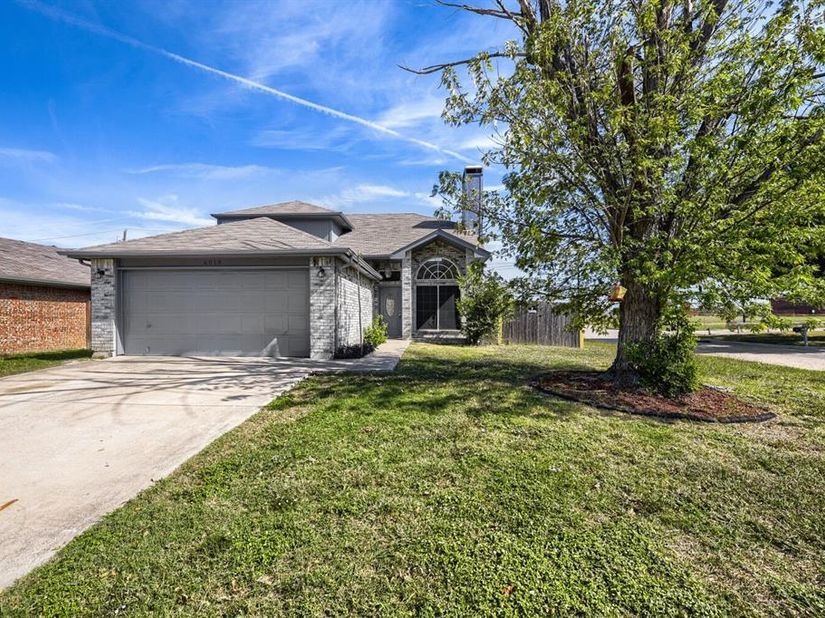 6019  Meadowdale Road , Arlington Texas 76017