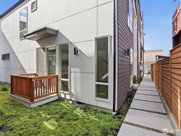 1816 24th Avenue S, Seattle WA 98144