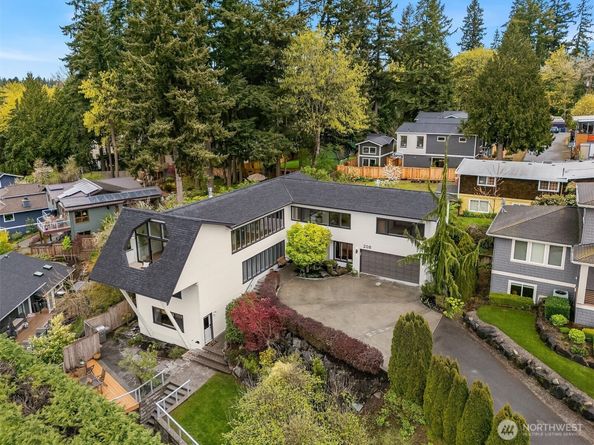 208 19th Avenue, Kirkland WA 98033