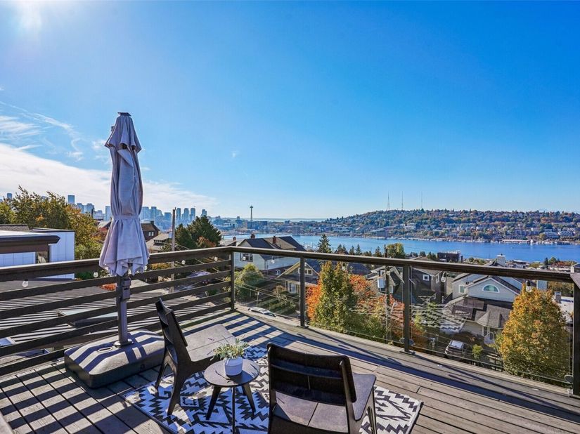 2220 Broadway E, Seattle WA 98102