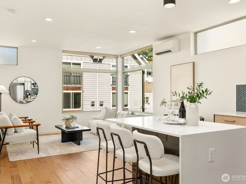 464 NE Maple Leaf Place B, Seattle WA 98115