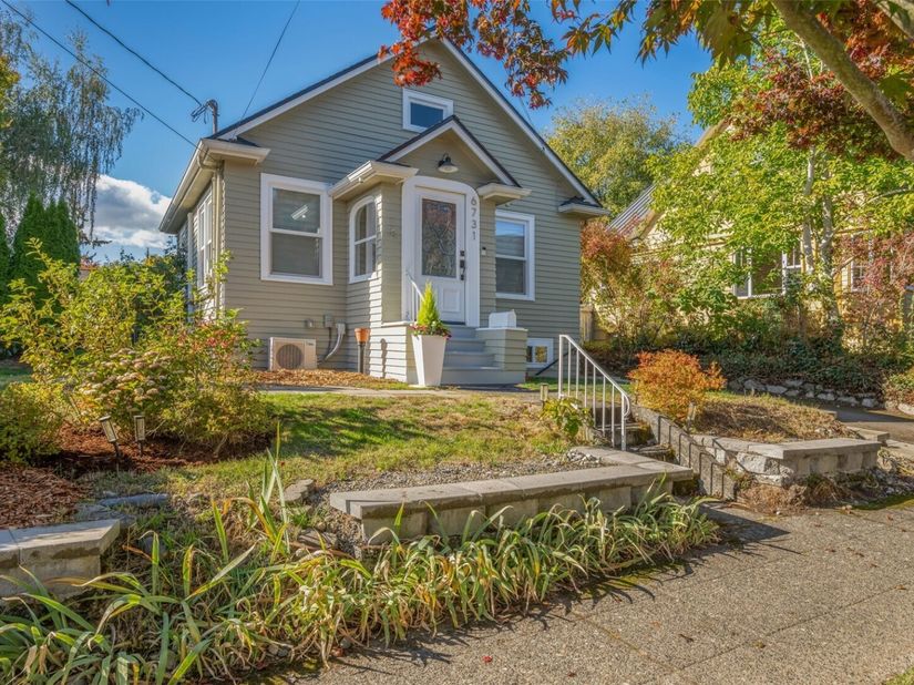 6731 27th Avenue NW, Seattle WA 98117