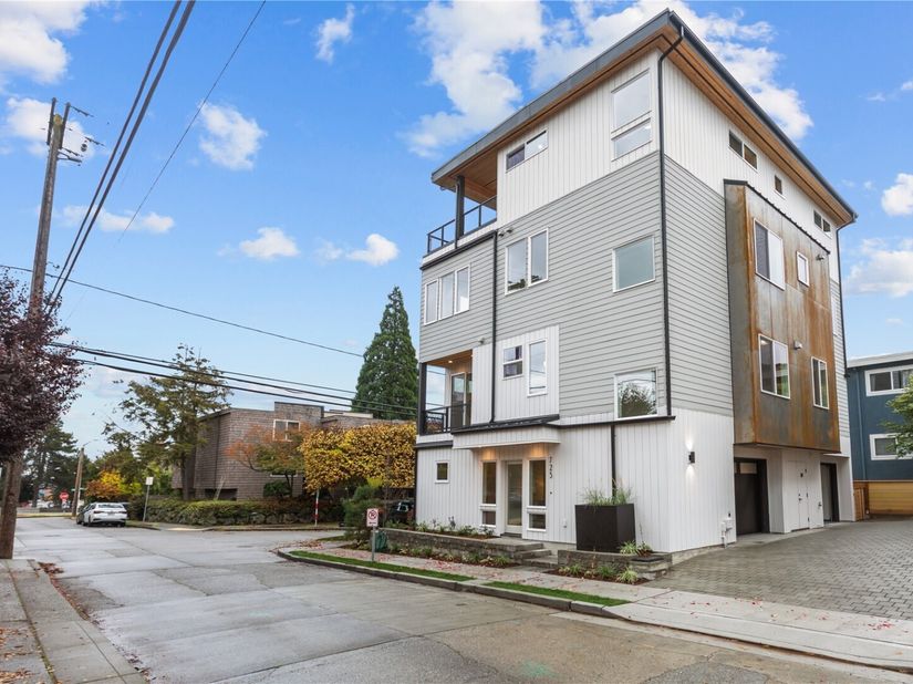 725 N 45th Street, Seattle WA 98103