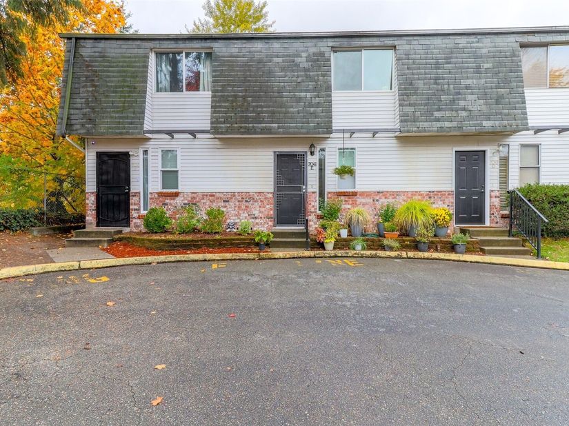 706 10th Street NE E, Auburn WA 98002