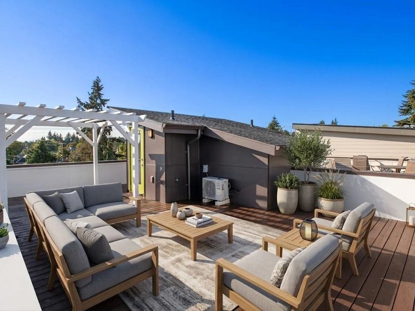 6722 15th Avenue NW, Seattle WA 98117