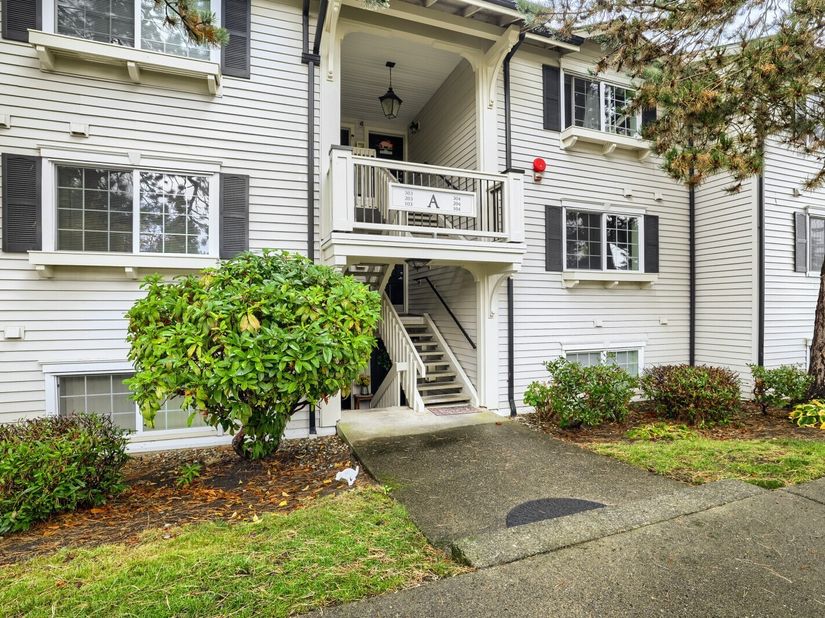 12404 E Gibson Road A203, Everett WA 98204