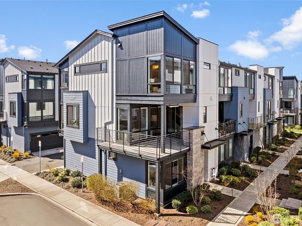 21724 25th Avenue SE A, Bothell WA 98021
