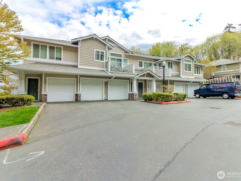 21230 40th Way S E, SeaTac WA 98198