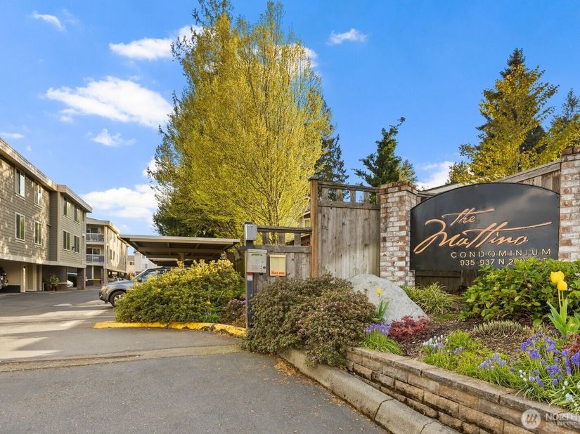 937 N 200th Street B 203, Shoreline WA 98133