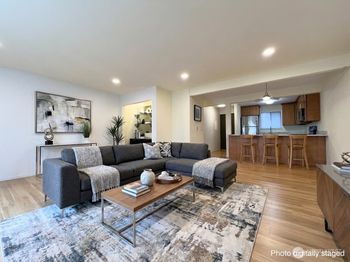210 Boylston Avenue E