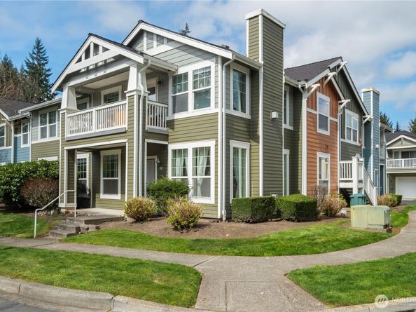 10515 221st Lane NE 102, Redmond WA 98053