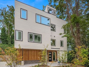 532 W Barrett Street