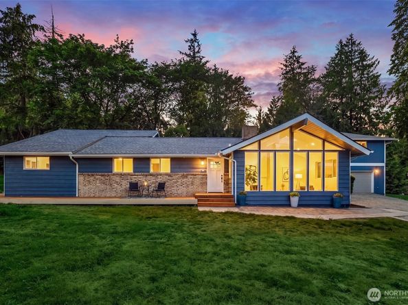 5702 218th Street SE, Woodinville WA 98072