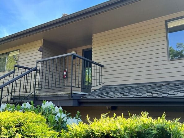 10628 Glen Acres Dr S, Seattle WA 98168