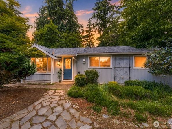 2427 200th Place SW, Lynnwood WA 98036