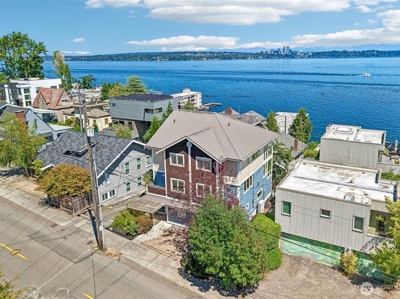 424 35th Avenue S, Seattle WA 98144