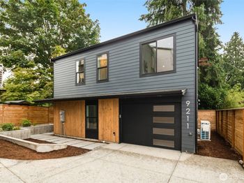 9211 12th Avenue NE