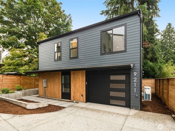 9211 12th Avenue NE, Seattle WA 98115