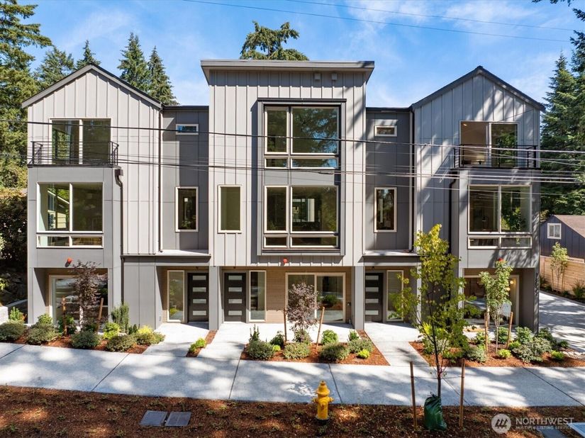 18032 B Sunnyside Avenue N, Shoreline WA 98133
