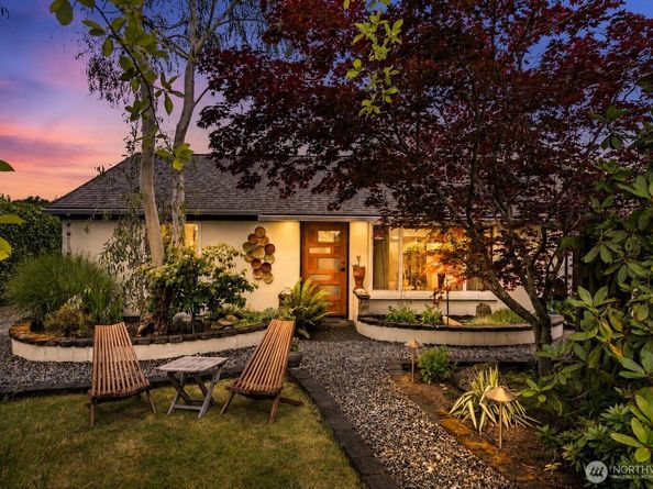 16107 Midvale Avenue N, Shoreline WA 98133