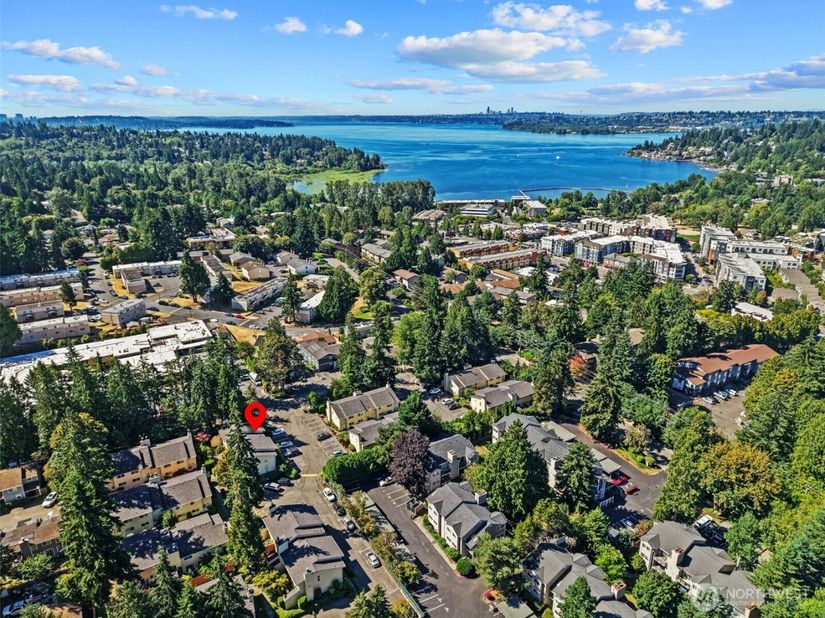 12004 101st Avenue NE J3, Kirkland WA 98034