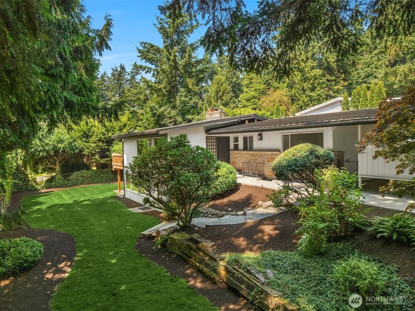 11215 Champagne Point Road NE, Kirkland WA 98034