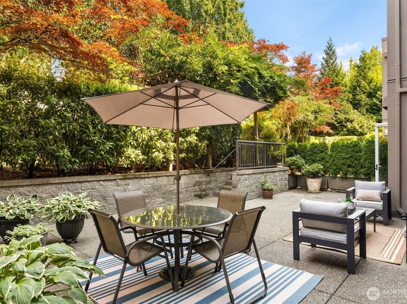 615 6th Street 107, Kirkland WA 98033