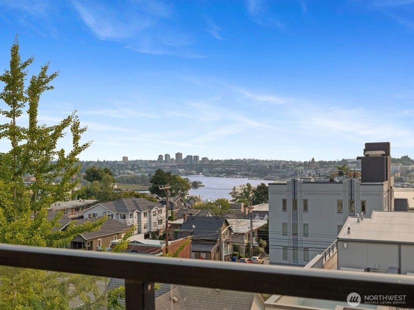 655 W Crockett Street A202, Seattle WA 98109
