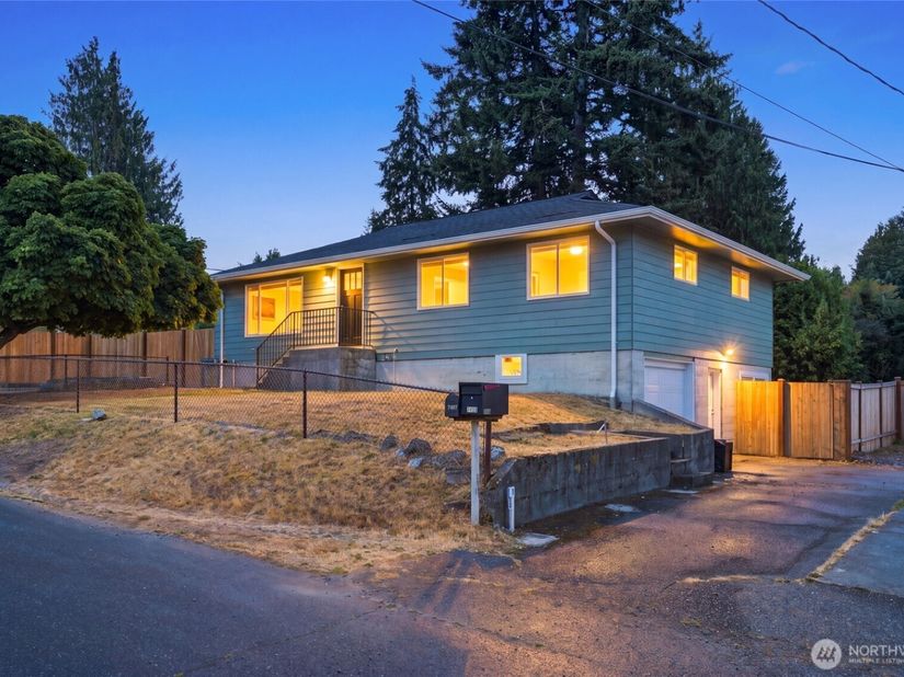 7414 Highland Drive, Everett WA 98203