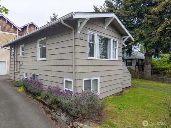 7945 9th Avenue SW, Seattle WA 98106