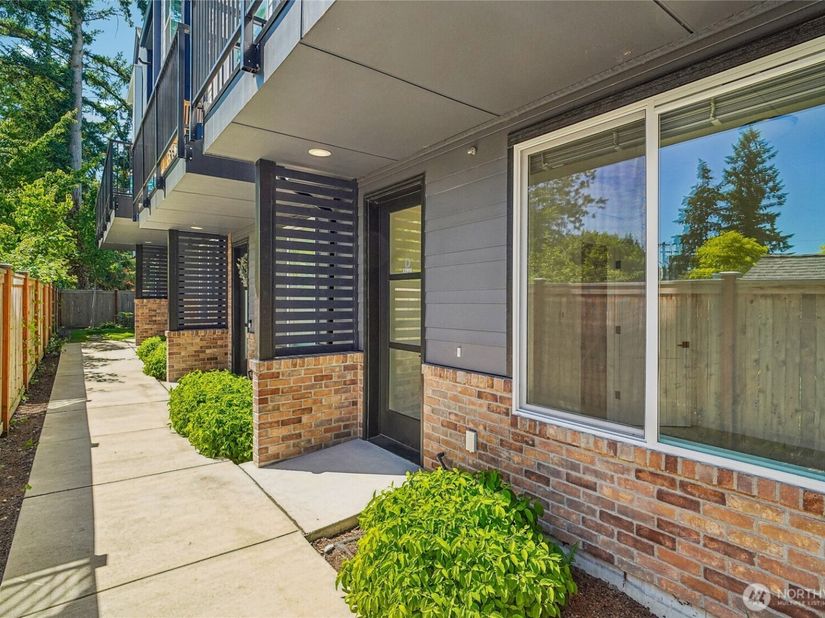 22906 56th Avenue W D, Mountlake Terrace WA 98043