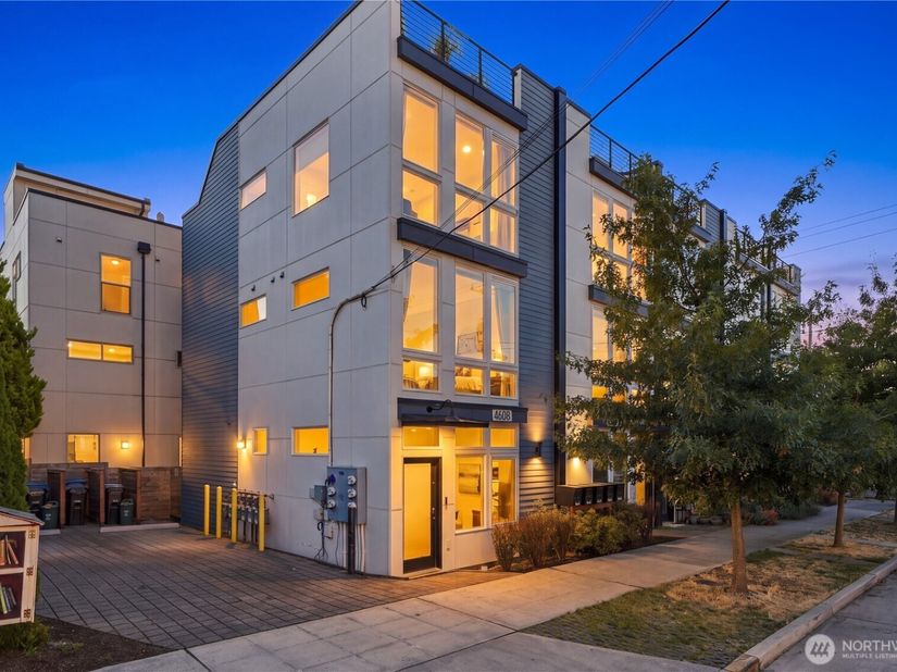 4608 Evanston Avenue N, Seattle WA 98103