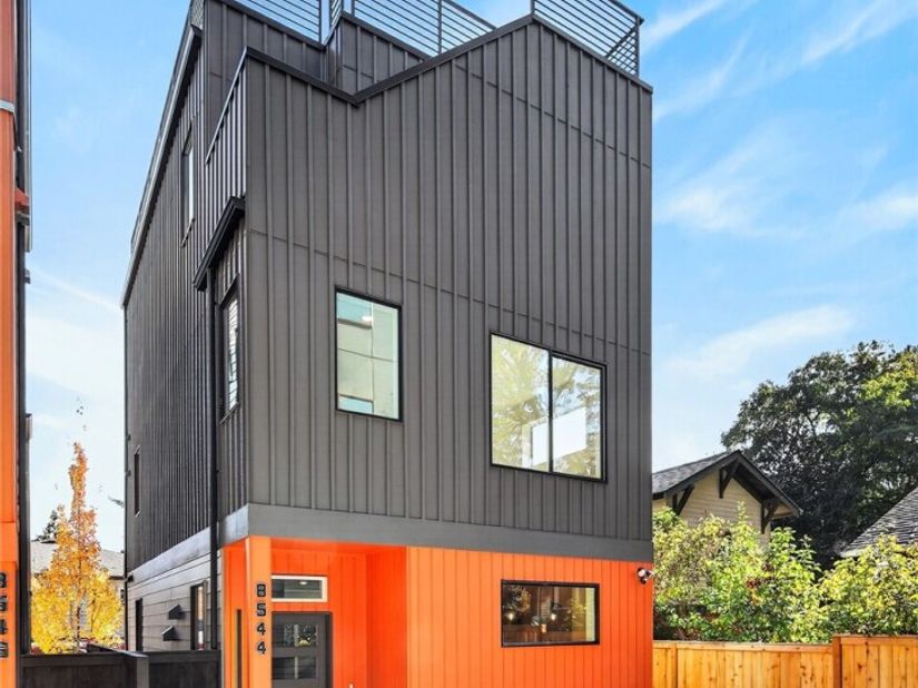 8544 Interlake Avenue N, Seattle WA 98103