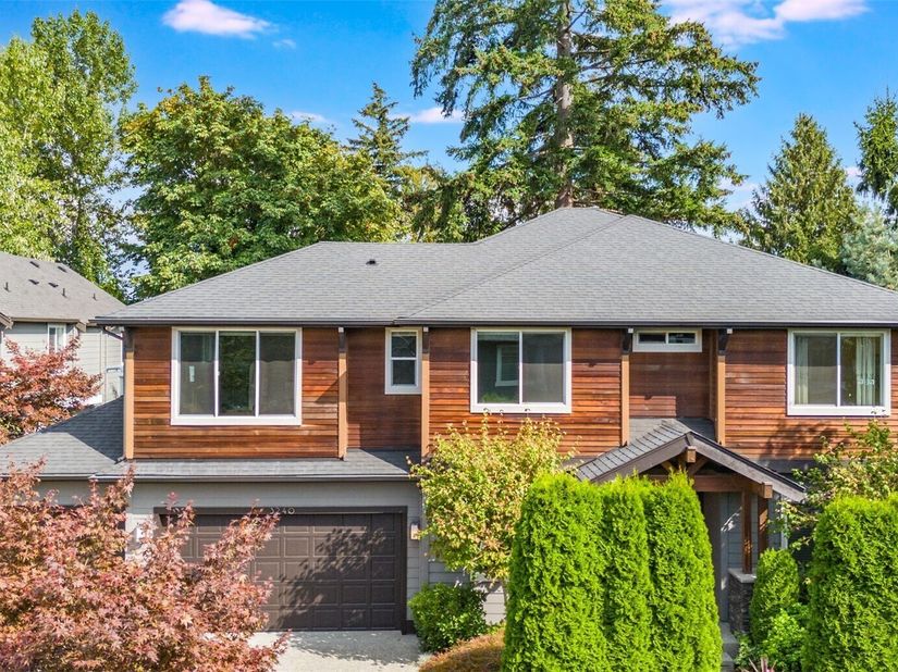 3240 112th Avenue SE, Bellevue WA 98004